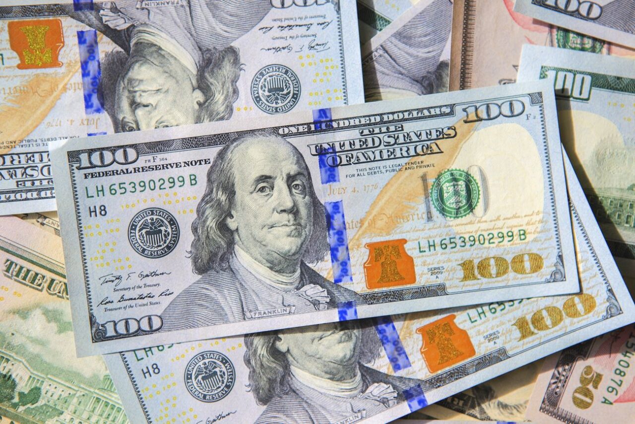 Free US dollar banknotes image