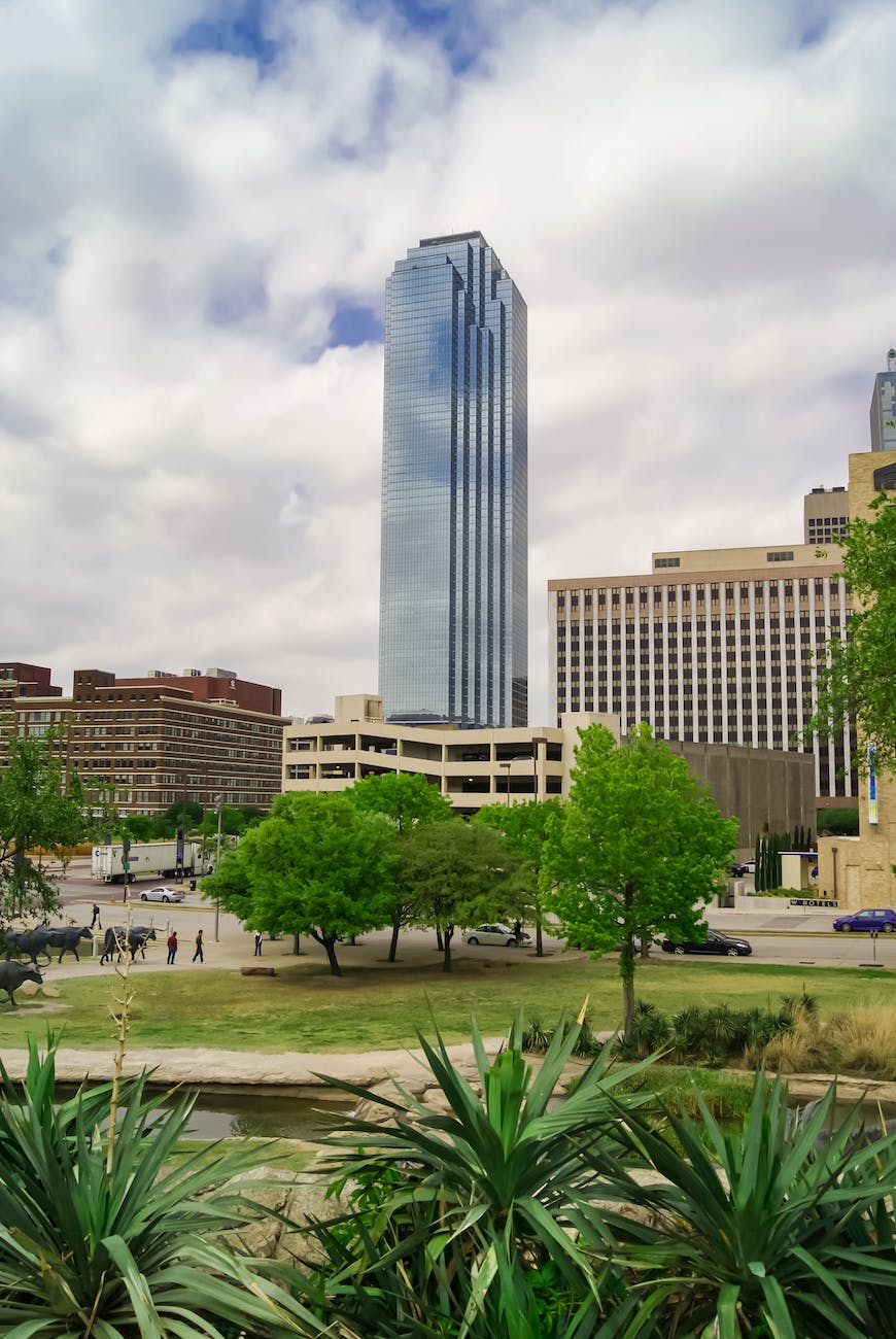 the bank of america building in dallas texas