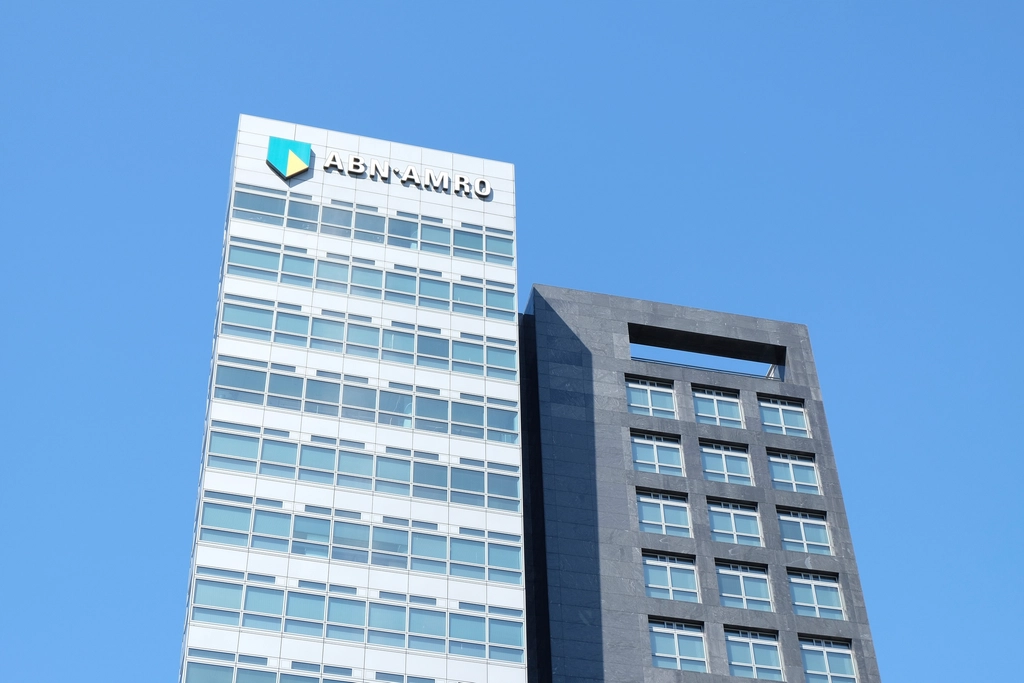 海外法人の銀行口座解約と残高送金