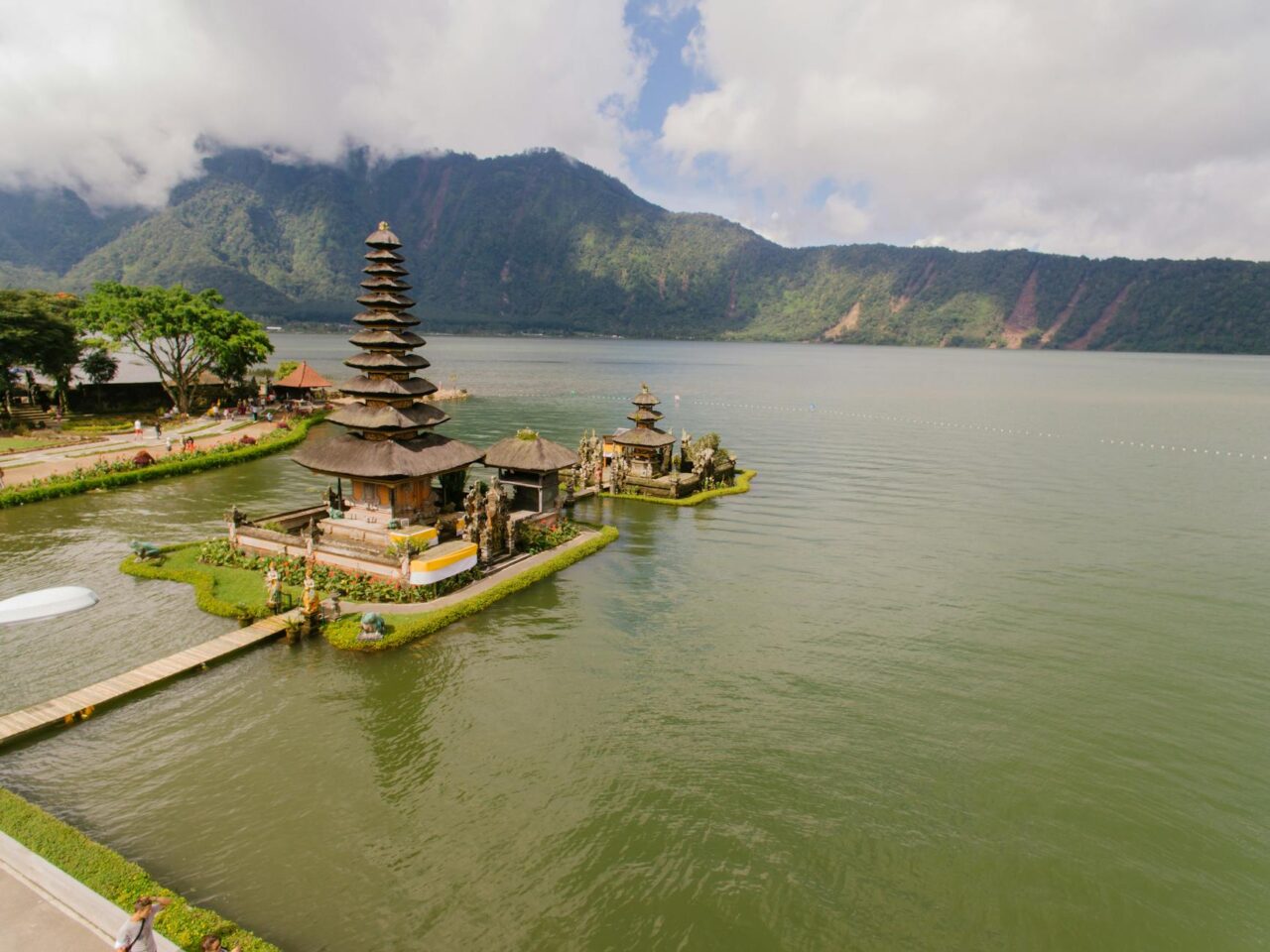 a view of the pura ulun danu bratan temple in indonesia